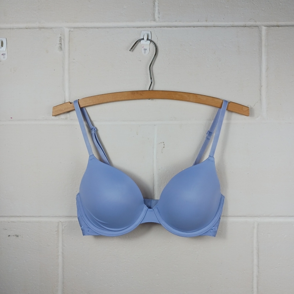 PINK Victoria's Secret Wear Everywhere Tshirt Lightly Lined Bra Light Purple 32C